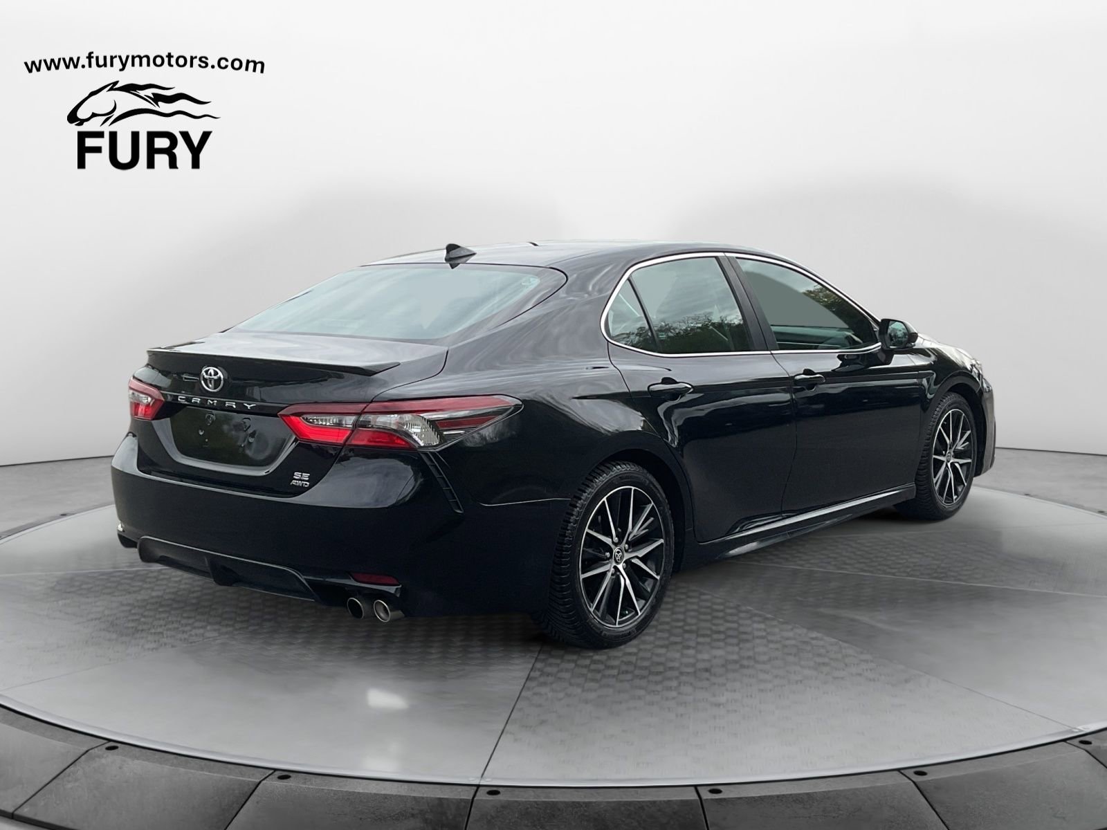 Used 2021 Toyota Camry SE w/ Cold Weather Package AWD/4WD image 3