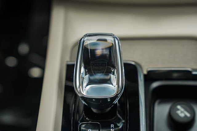 Certified 2023 Volvo XC60 B5 Ultimate w/ Climate Package AWD/4WD image 24