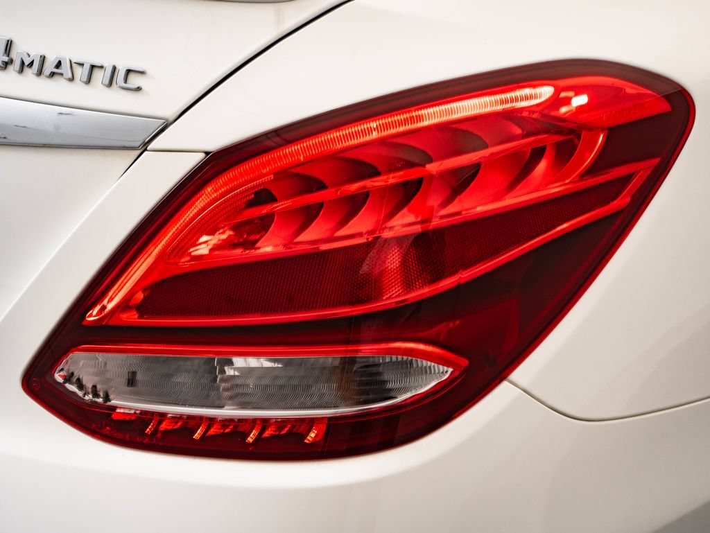 Used 2018 Mercedes-Benz C 300 4MATIC Sedan image 9