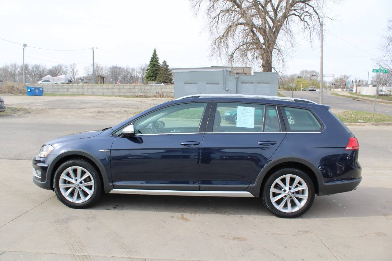 Used 2017 Volkswagen Golf Alltrack S AWD/4WD image 6