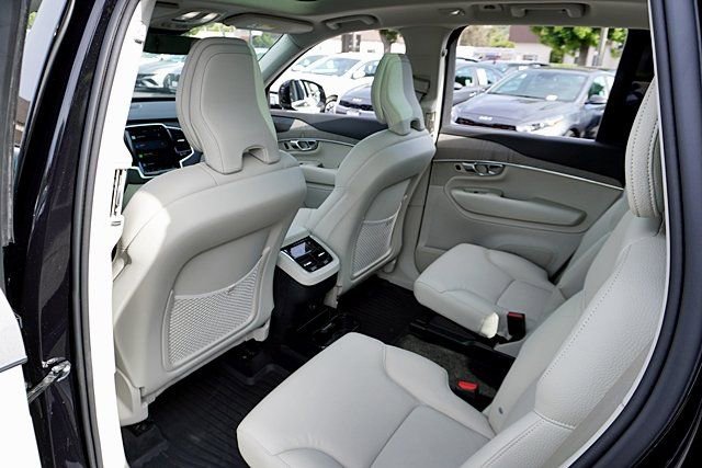 Used 2025 Volvo XC90 B6 Plus w/ Protection Package Premier image 18