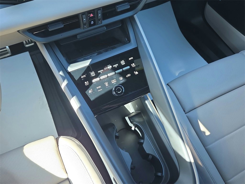 New 2025 Porsche Macan 4S Electric image 15