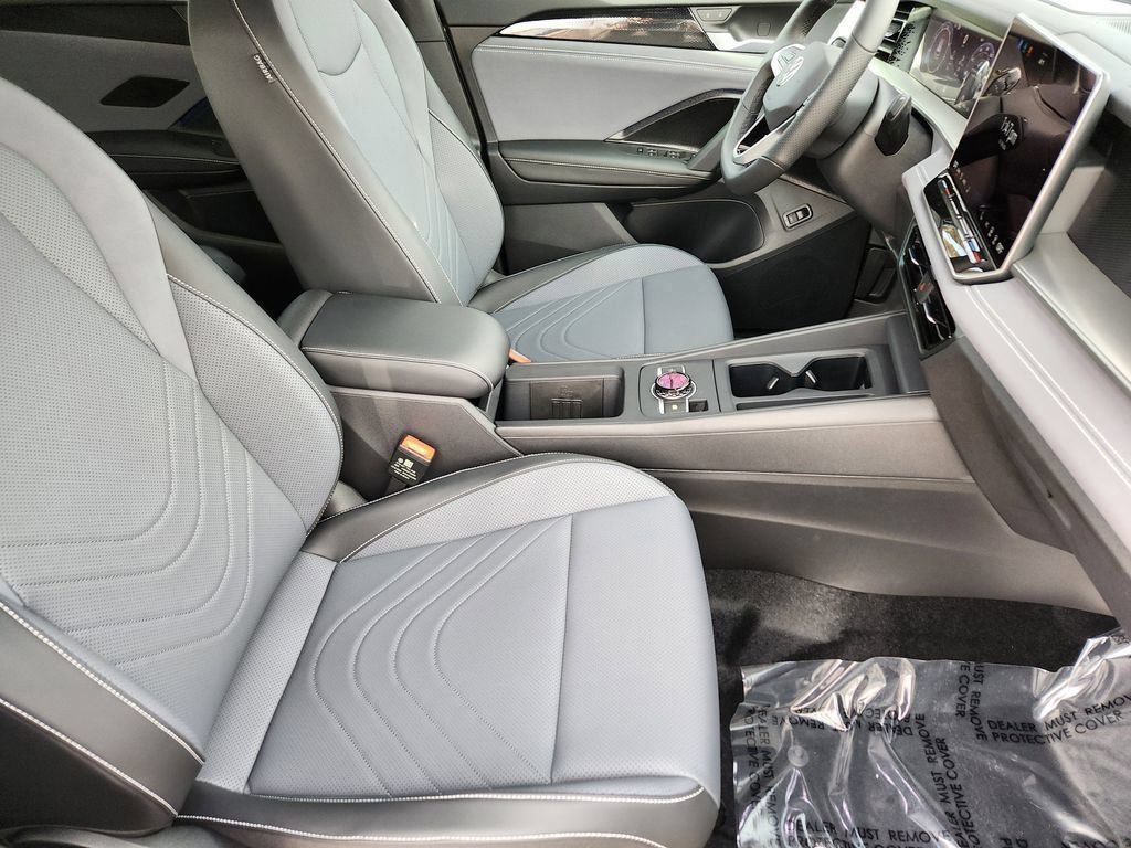 New 2026 Volkswagen Tiguan SE R-Line AWD/4WD image 4