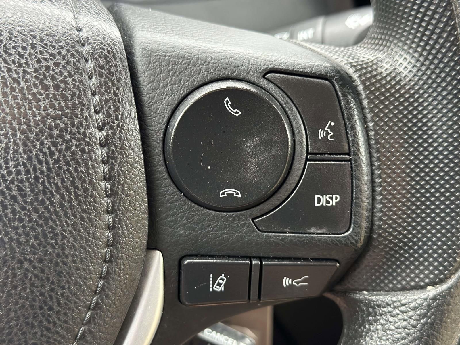 Used 2017 Toyota Corolla LE FWD image 15