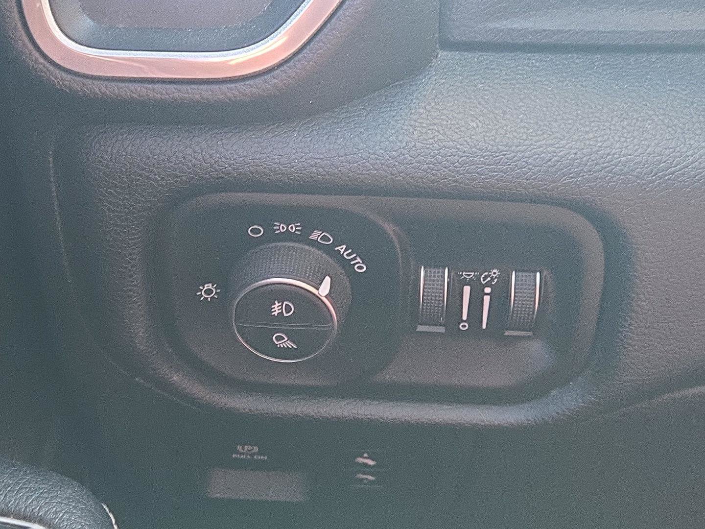 Used 2020 RAM 1500 Laramie AWD/4WD image 22