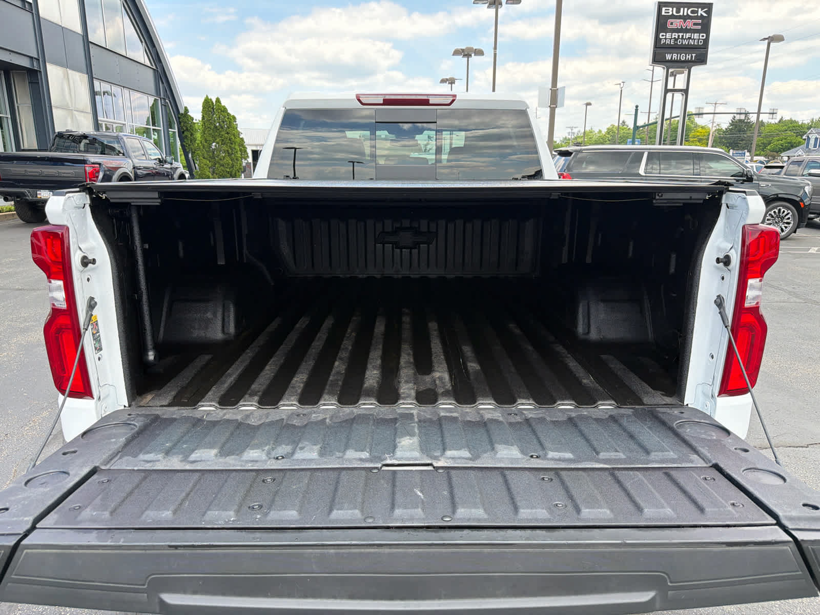 Used 2024 Chevrolet Silverado 1500 LTZ w/ LTZ Premium Package AWD/4WD image 33