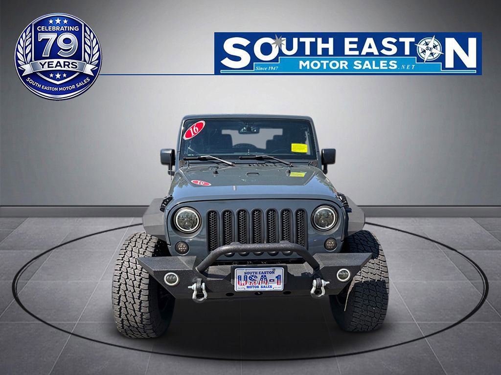 Used 2016 Jeep Wrangler Sahara w/ Connectivity Group AWD/4WD image 3
