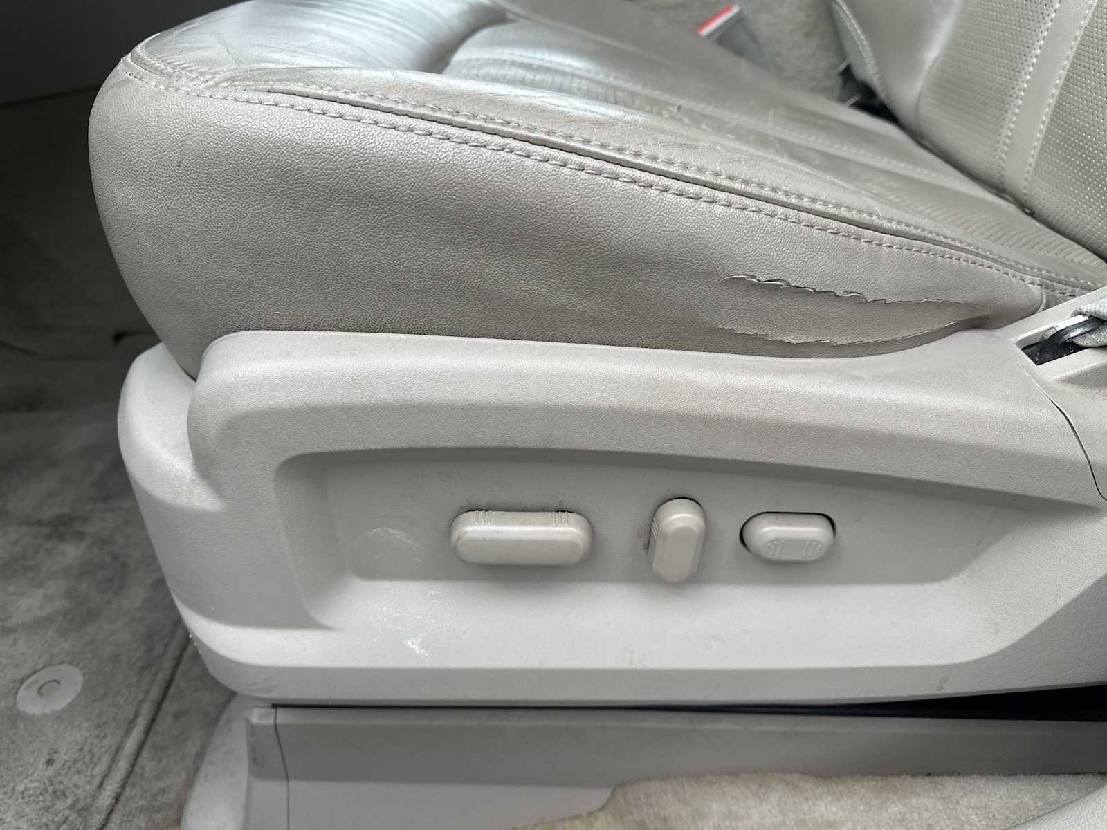 Used 2012 Lincoln MKX FWD w/ Class II Trailer Tow Pkg image 23