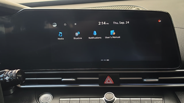 Used 2024 Hyundai Elantra SEL FWD image 23