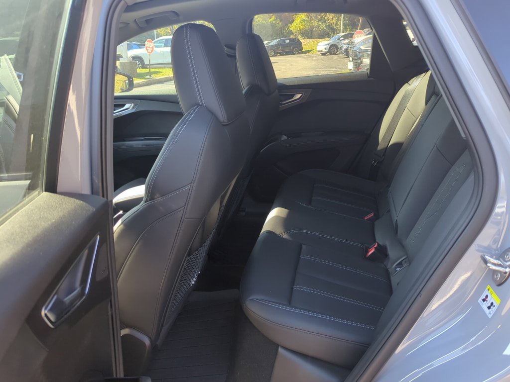 Used 2023 Audi Q4 e-tron Prestige AWD/4WD image 10