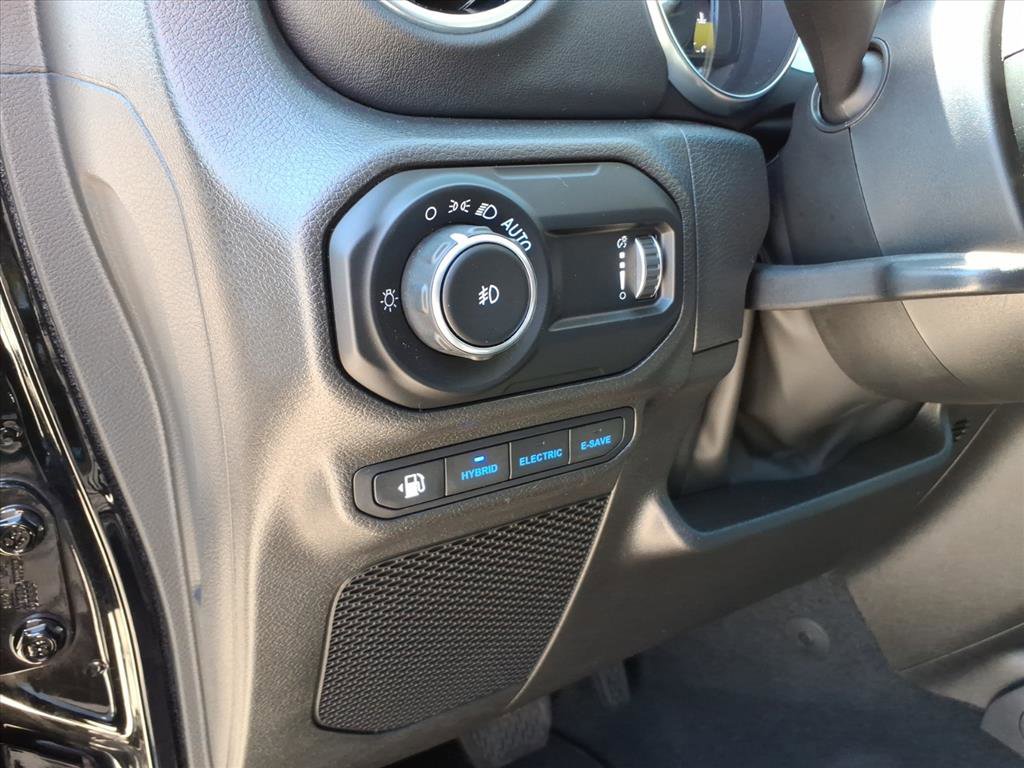 Used 2023 Jeep Wrangler Unlimited Rubicon 4xe w/ Steel Bumper Group AWD/4WD image 21