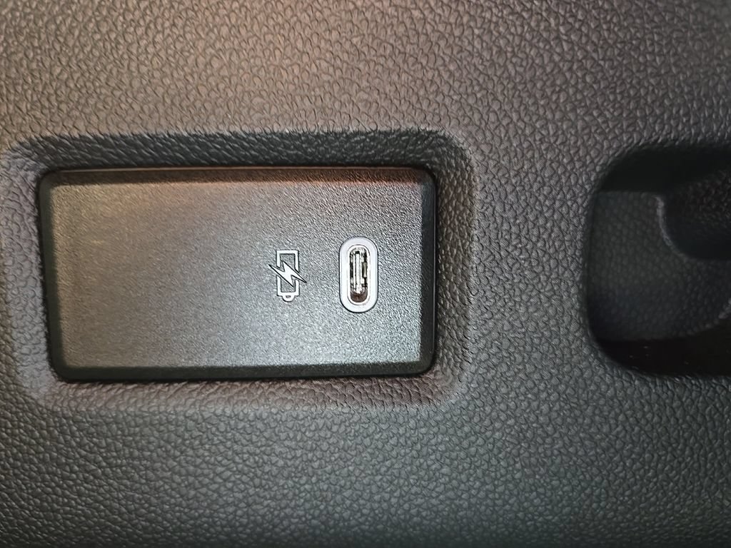 Used 2024 GMC Yukon XL Denali AWD/4WD image 53