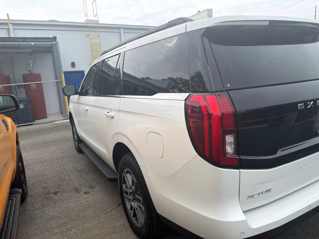 Used 2025 Ford Expedition Active AWD/4WD image 17