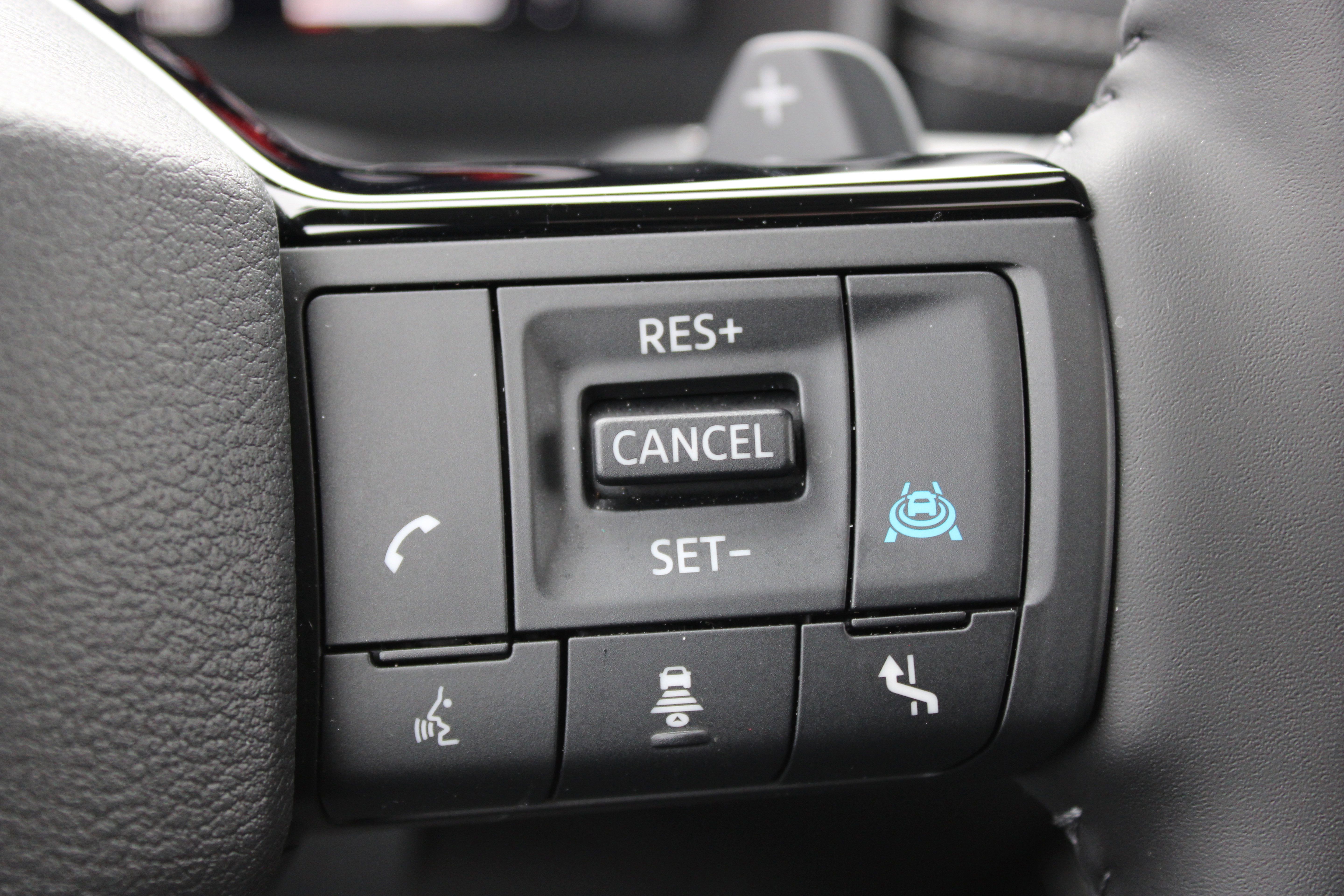 Certified 2025 Nissan Rogue Platinum w/ Tech Package image 26