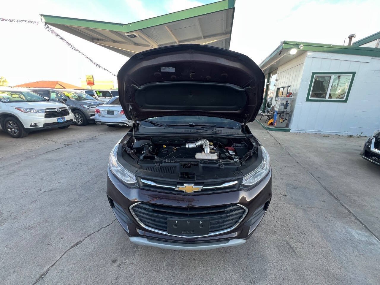 Used 2021 Chevrolet Trax LT AWD/4WD image 21