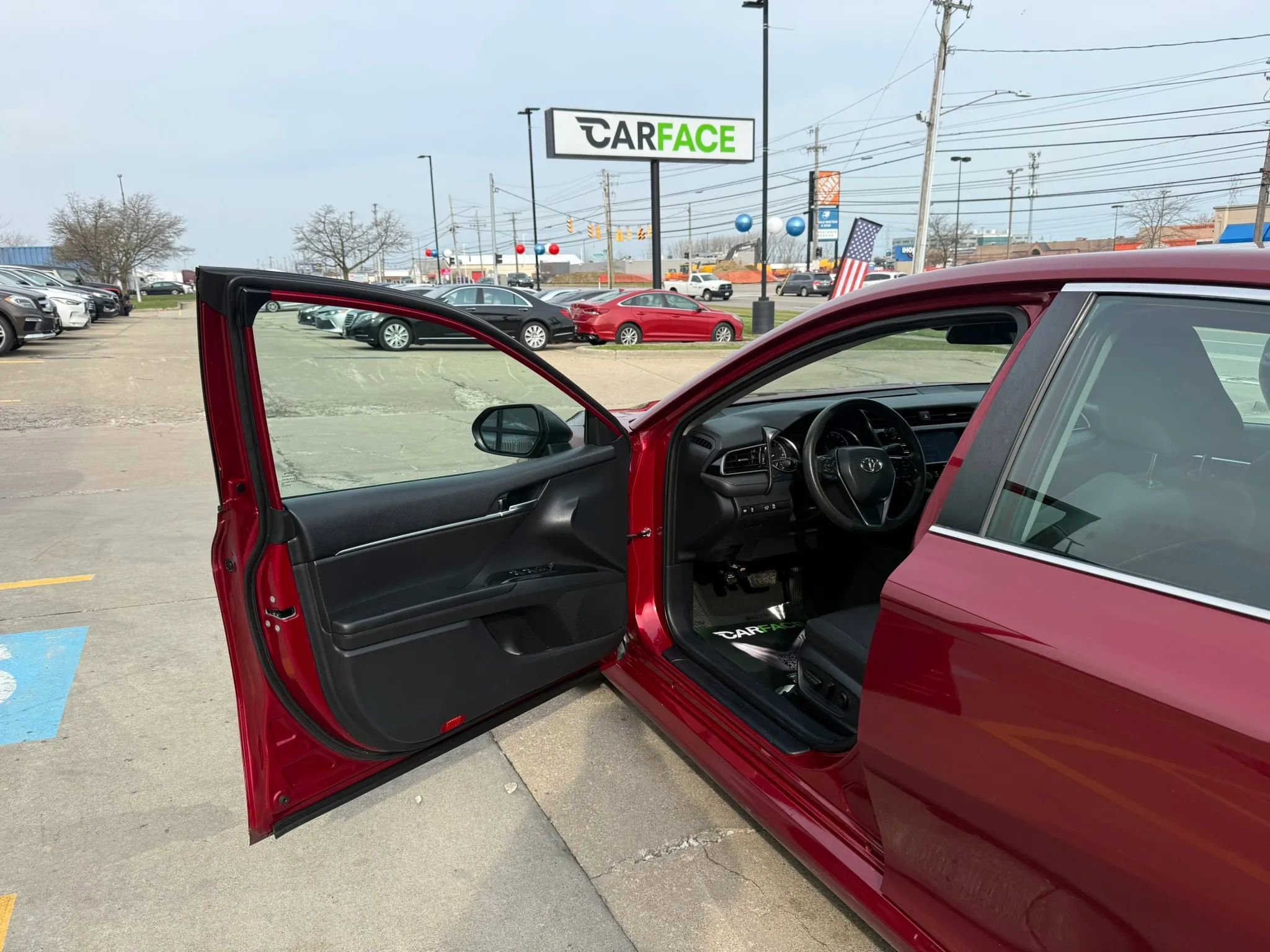Used 2020 Toyota Camry LE image 17