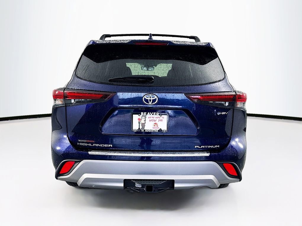 Used 2025 Toyota Highlander Platinum image 8