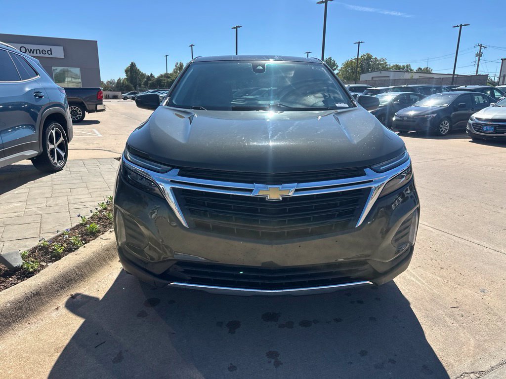 Used 2023 Chevrolet Equinox LT FWD image 2