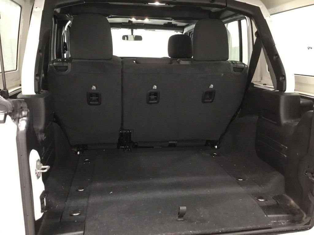 Used 2023 Jeep Wrangler Willys image 15