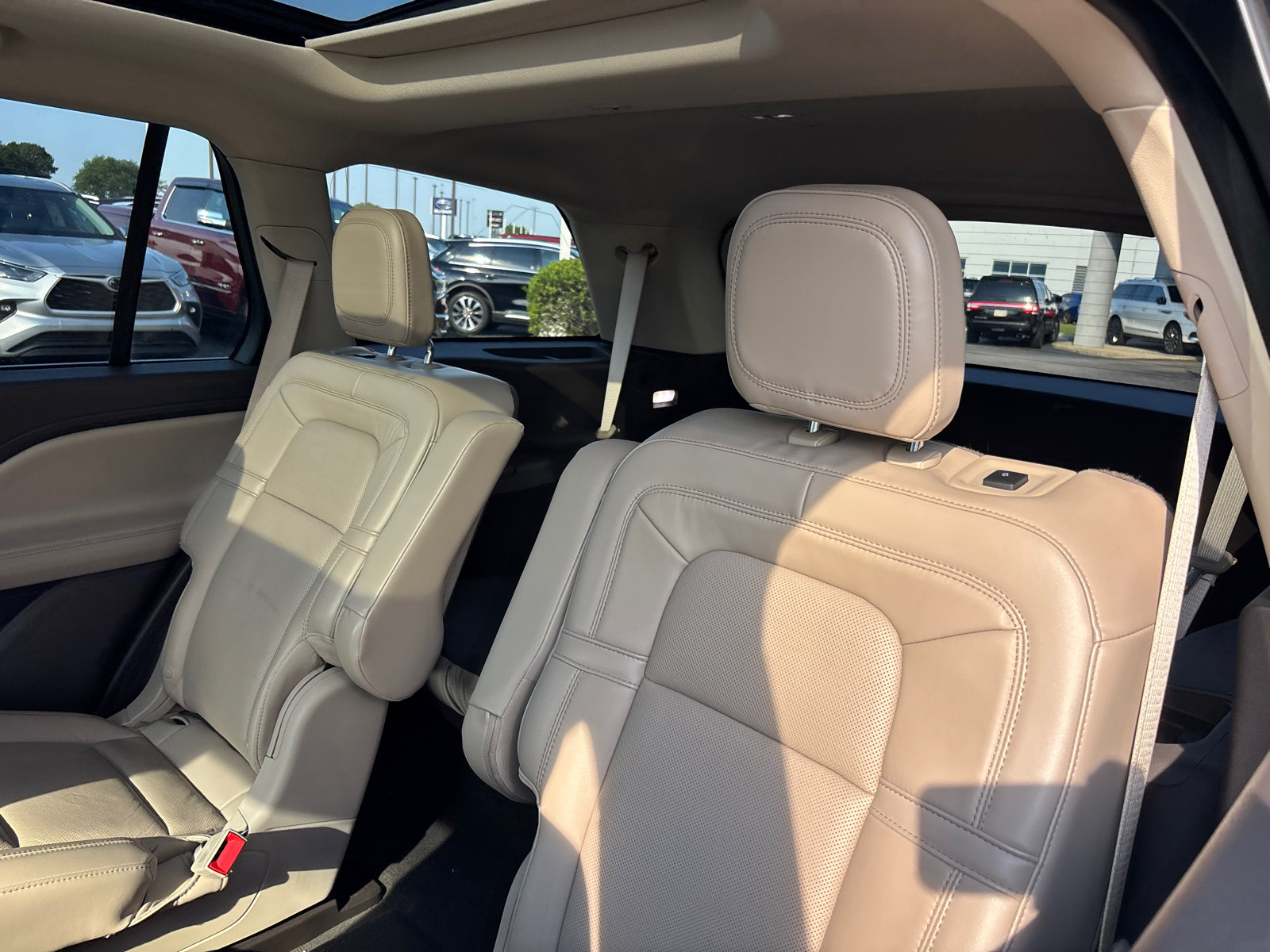 Used 2021 Lincoln Aviator Reserve w/ Equipment Group 201A AWD/4WD image 26