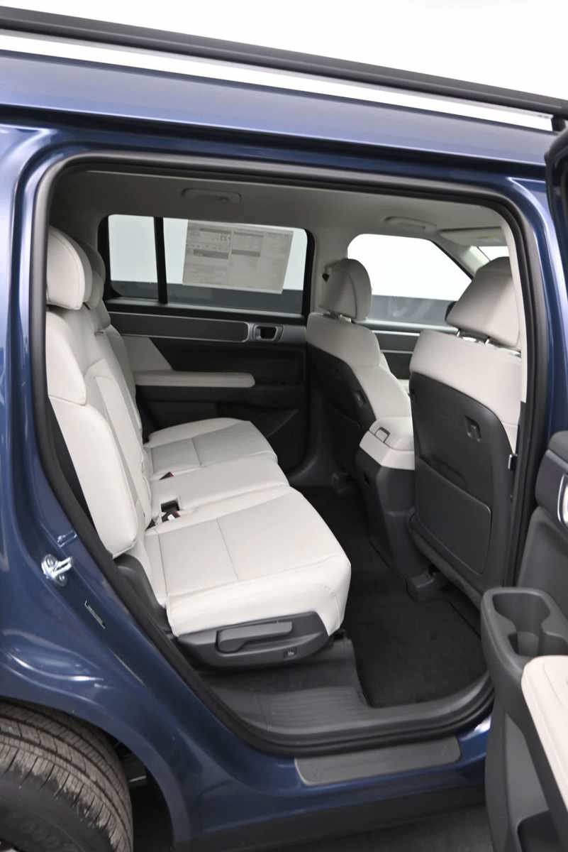 New 2026 Hyundai Santa Fe SEL AWD/4WD image 12