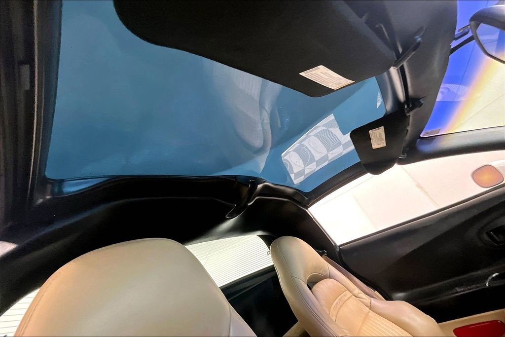 Used 2002 Chevrolet Corvette Coupe w/ Preferred Equipment Group2 image 15