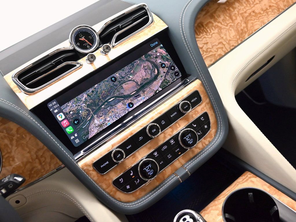Used 2025 Bentley Bentayga Extended Wheelbase AWD/4WD image 26