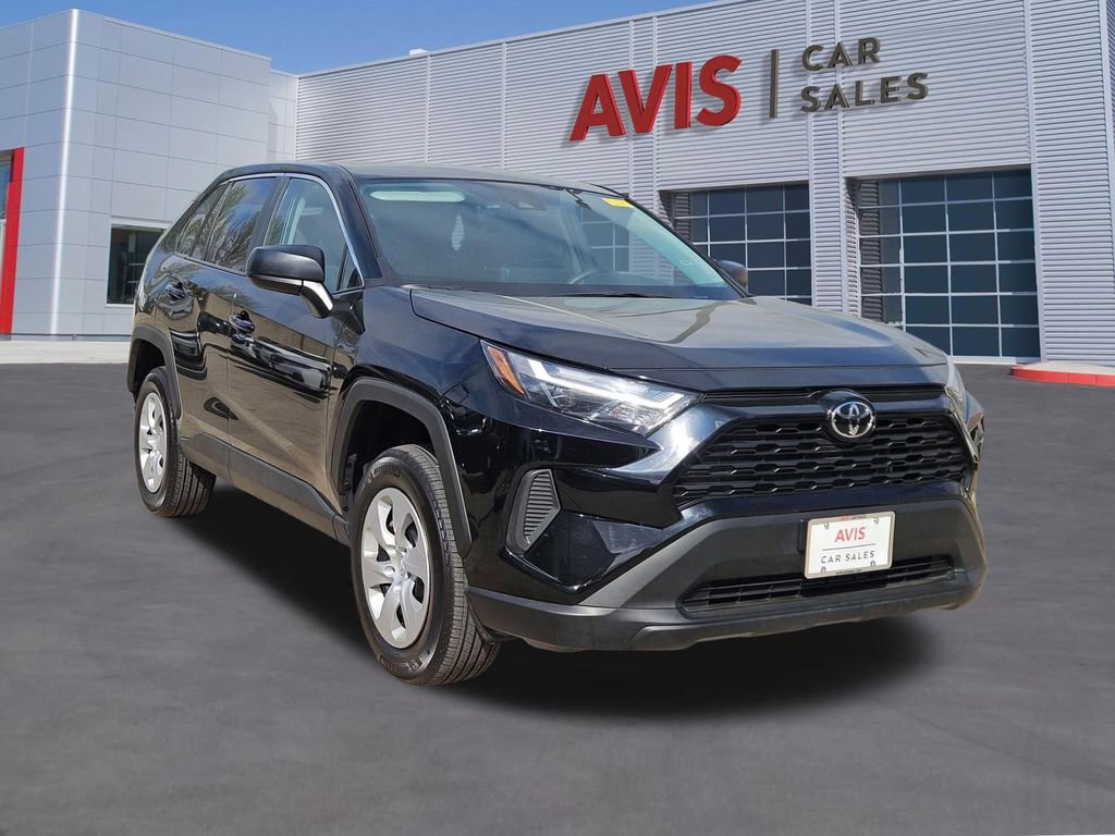 Used 2025 Toyota RAV4 LE image 9