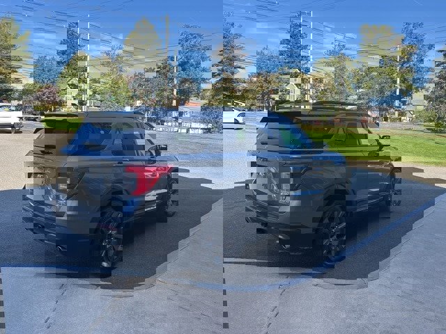 Certified 2023 Ford Explorer XLT w/ Equipment Group 202A image 5