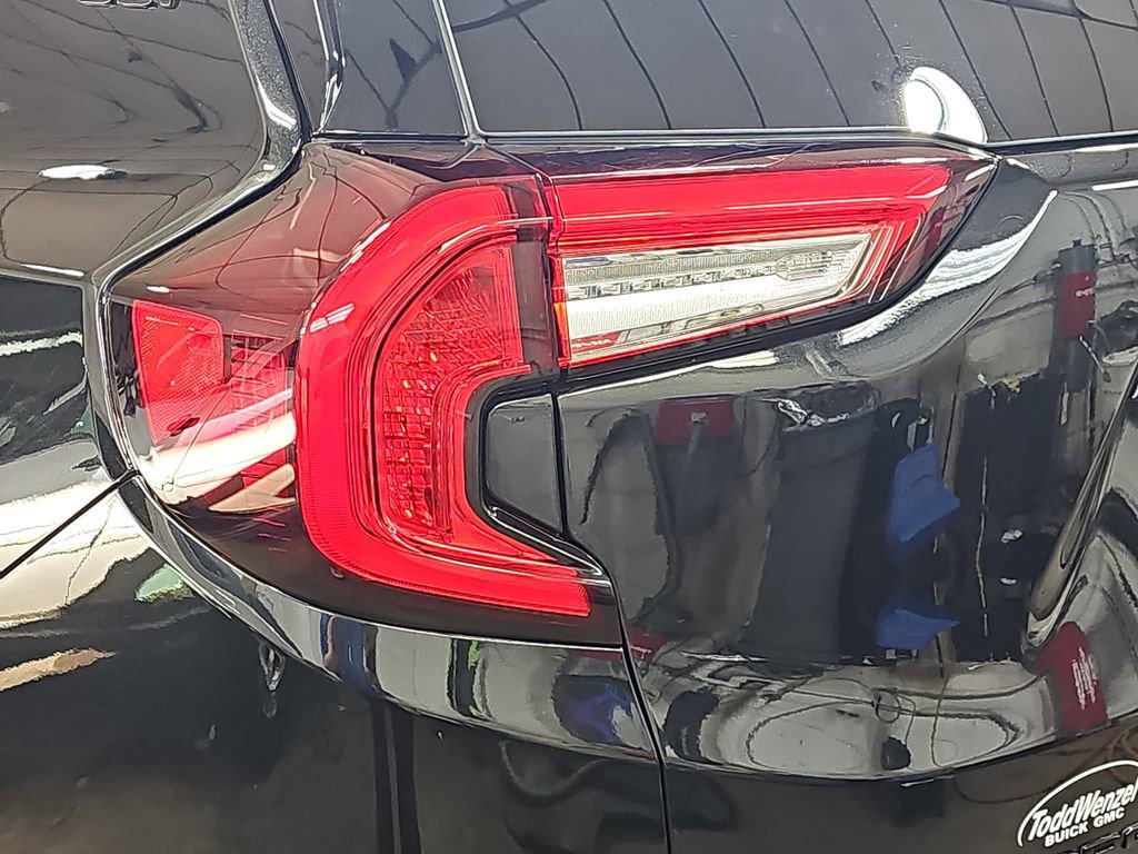 Certified 2022 GMC Terrain SLT w/ Elevation Edition AWD/4WD image 40