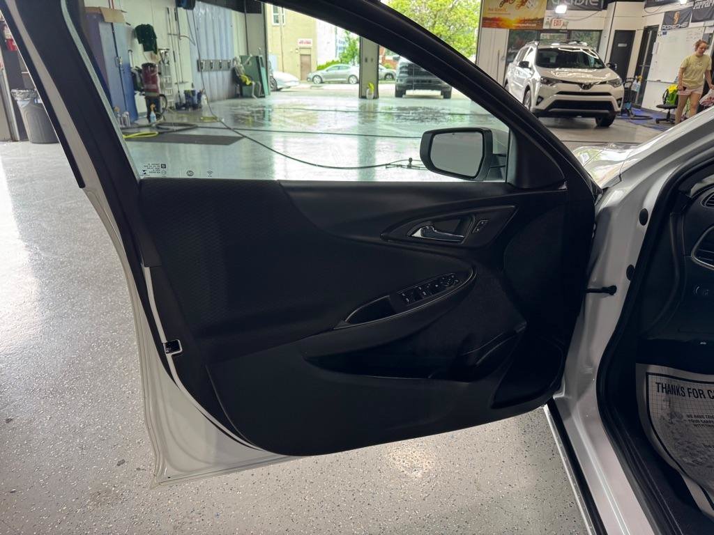 Used 2022 Chevrolet Malibu RS FWD image 12