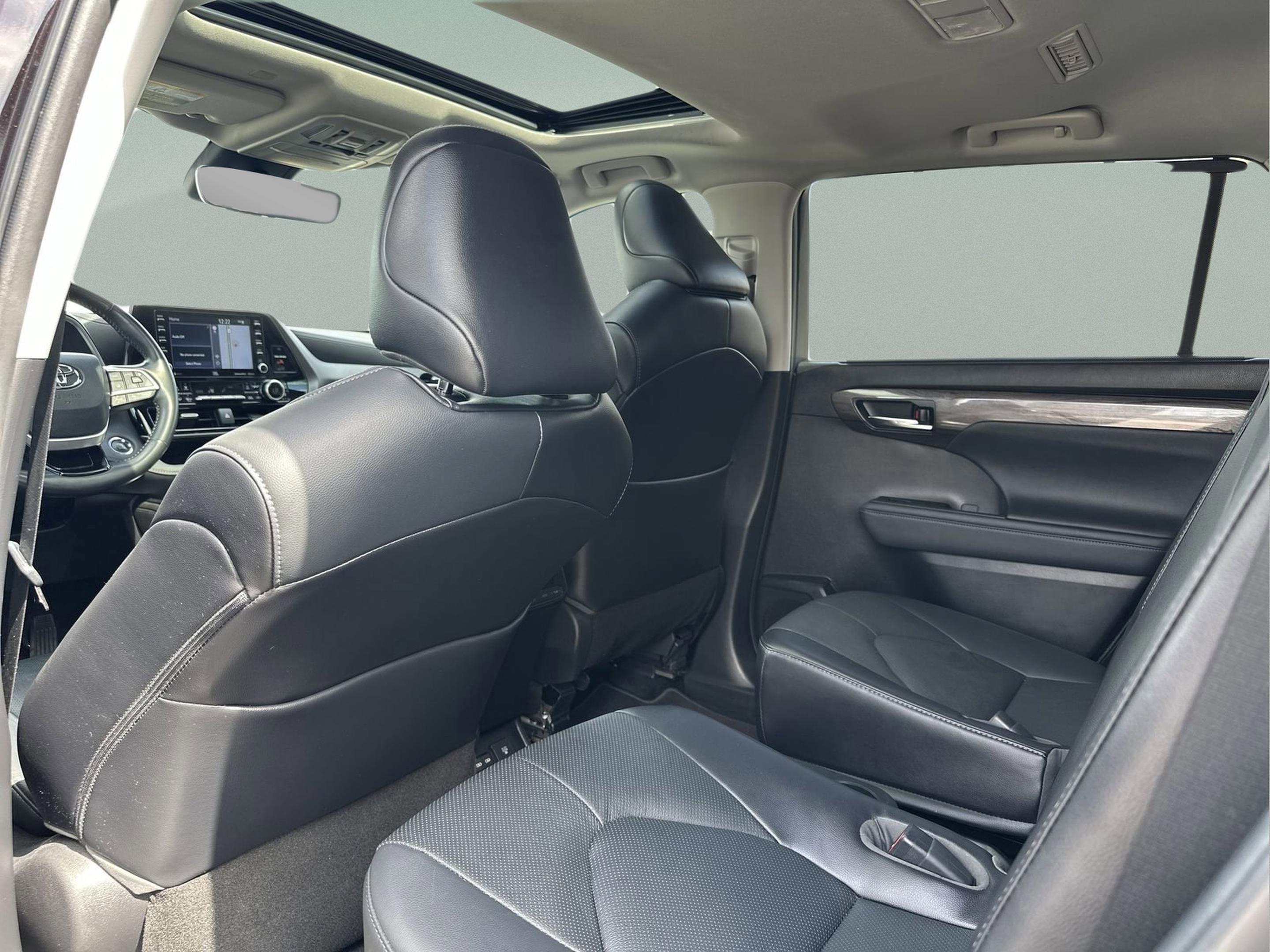 Used 2022 Toyota Highlander Limited image 18