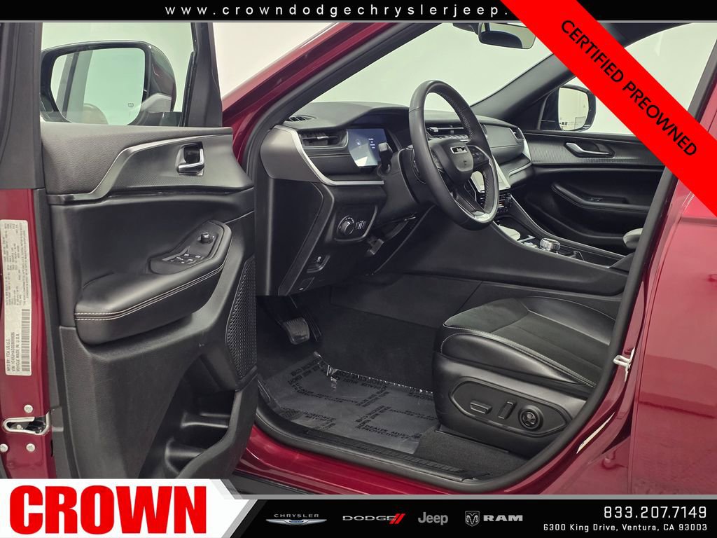 Certified 2025 Jeep Grand Cherokee Altitude AWD/4WD image 22