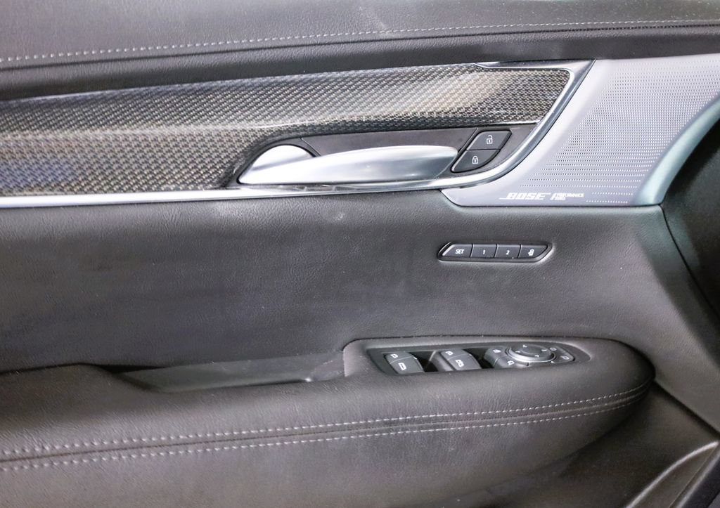 Used 2023 Cadillac XT5 Sportv AWD/4WD image 9