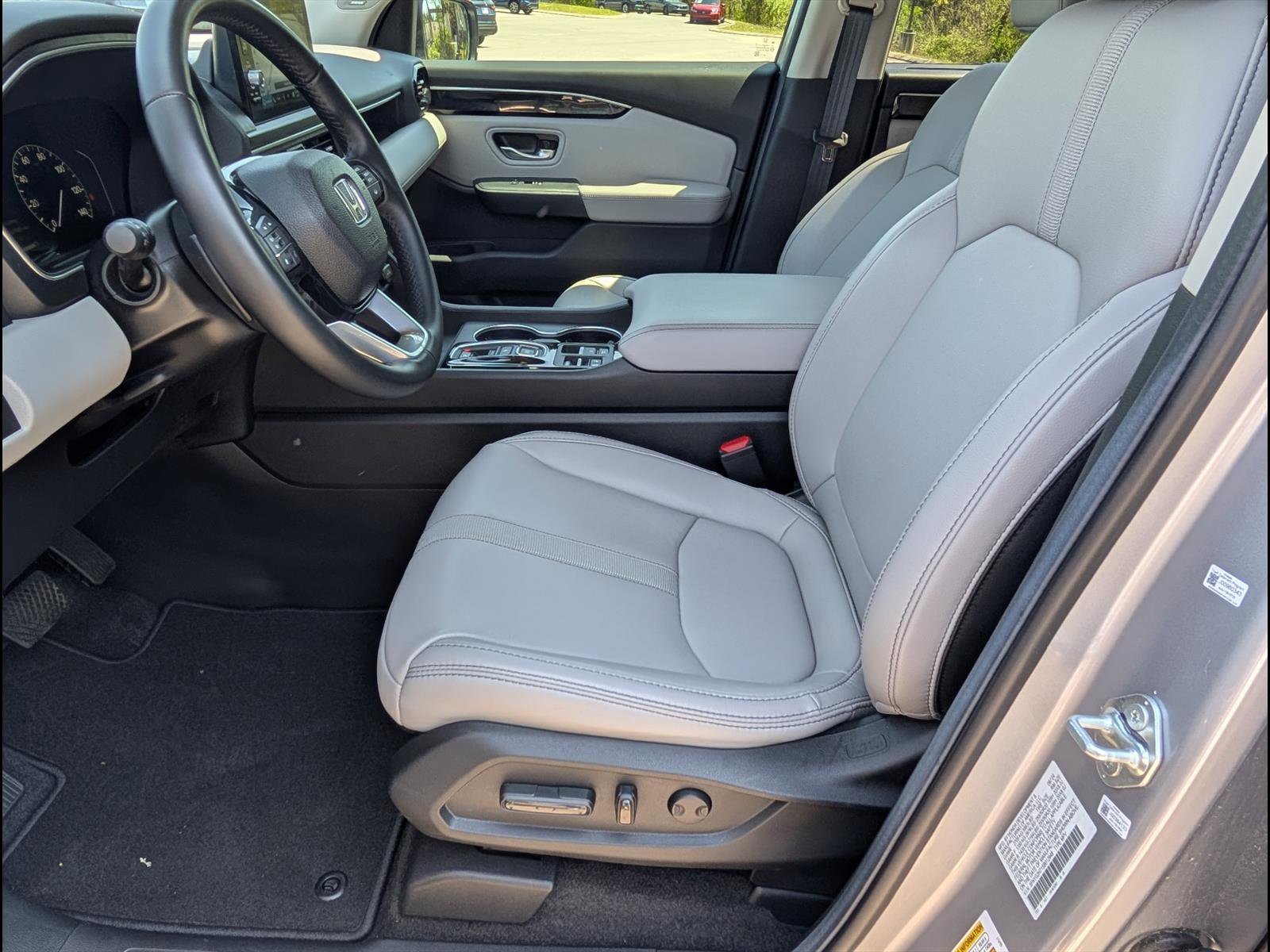 Certified 2025 Honda Pilot Touring image 13