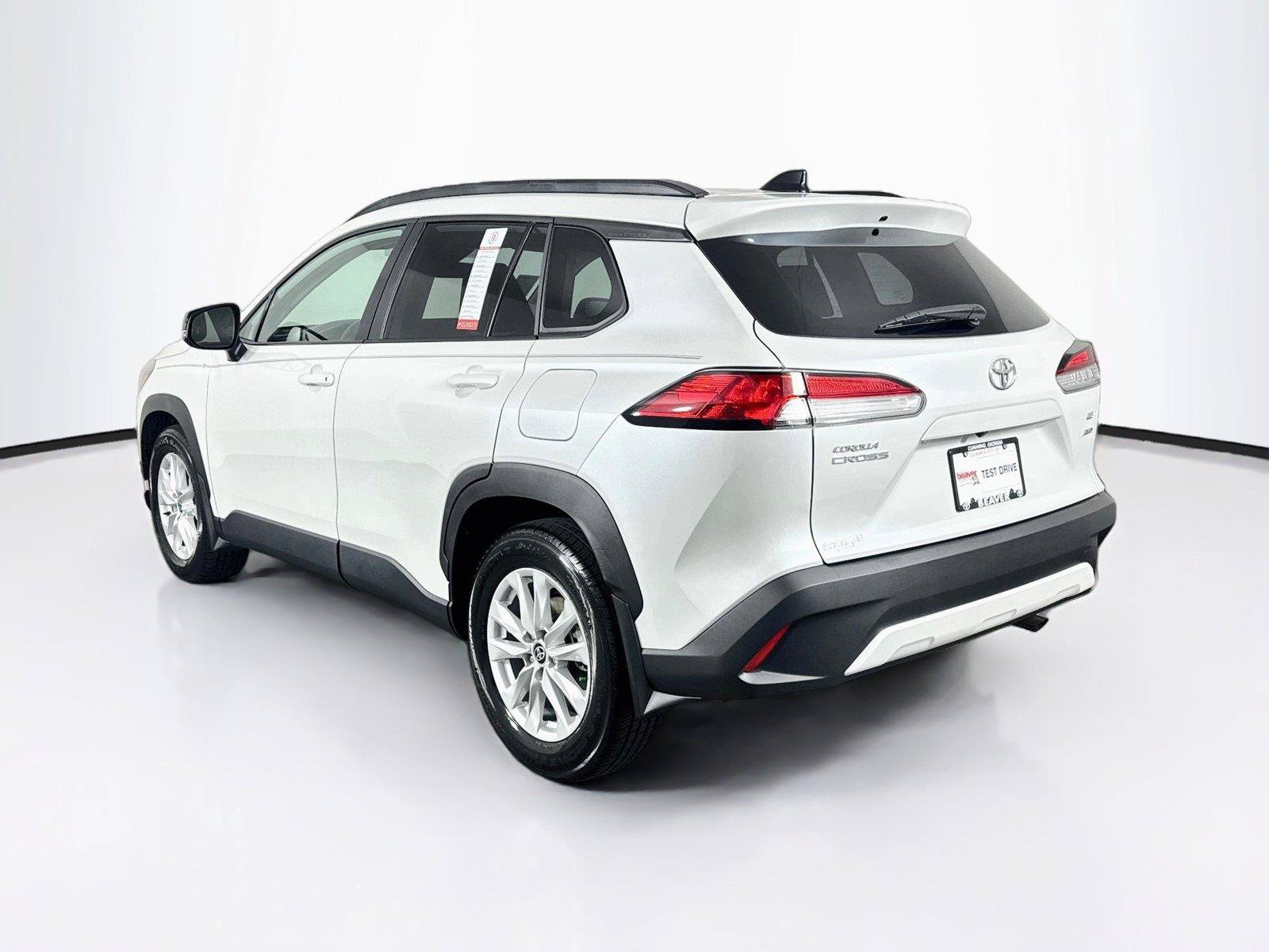Used 2025 Toyota Corolla Cross LE w/ Moonroof Package AWD/4WD image 12