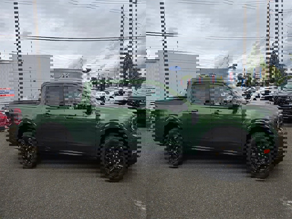 New 2025 Ford Maverick Lariat w/ Black Appearance Package image 4