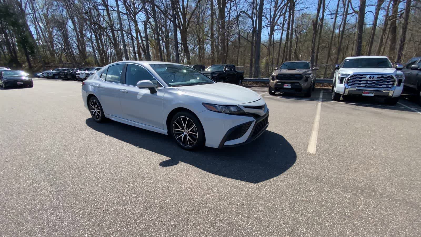 Used 2024 Toyota Camry SE FWD video 2