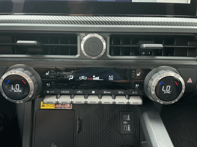 Used 2025 Toyota Tacoma TRD Pro AWD/4WD image 18