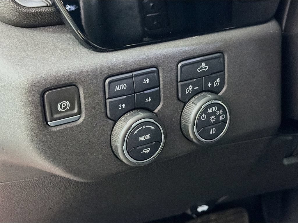 Used 2024 Chevrolet Silverado 1500 LT Trail Boss w/ Convenience Package II AWD/4WD image 11