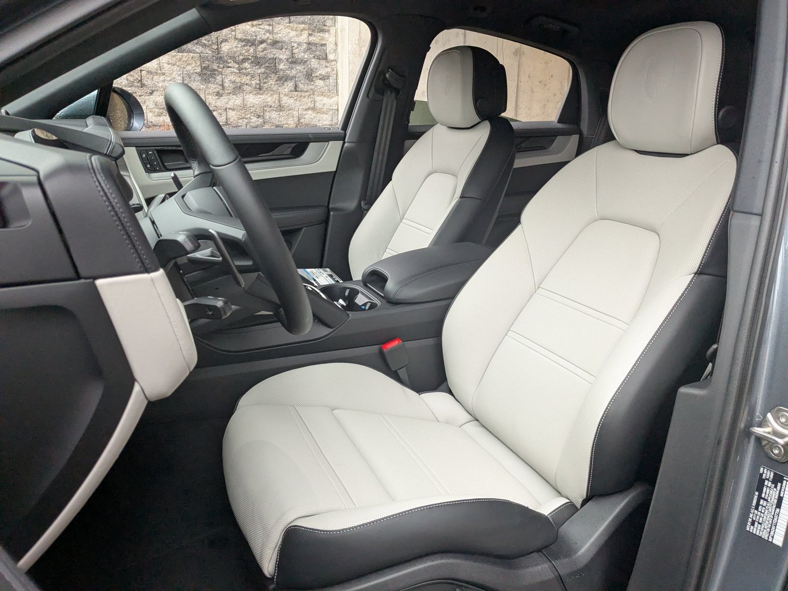 New 2026 Porsche Cayenne Coupe AWD/4WD image 5