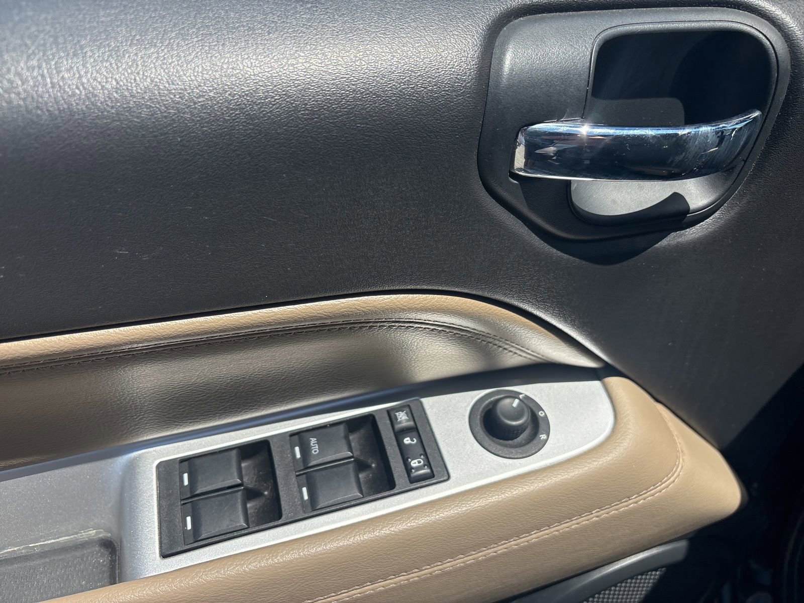 Used 2015 Jeep Compass High Altitude AWD/4WD image 23