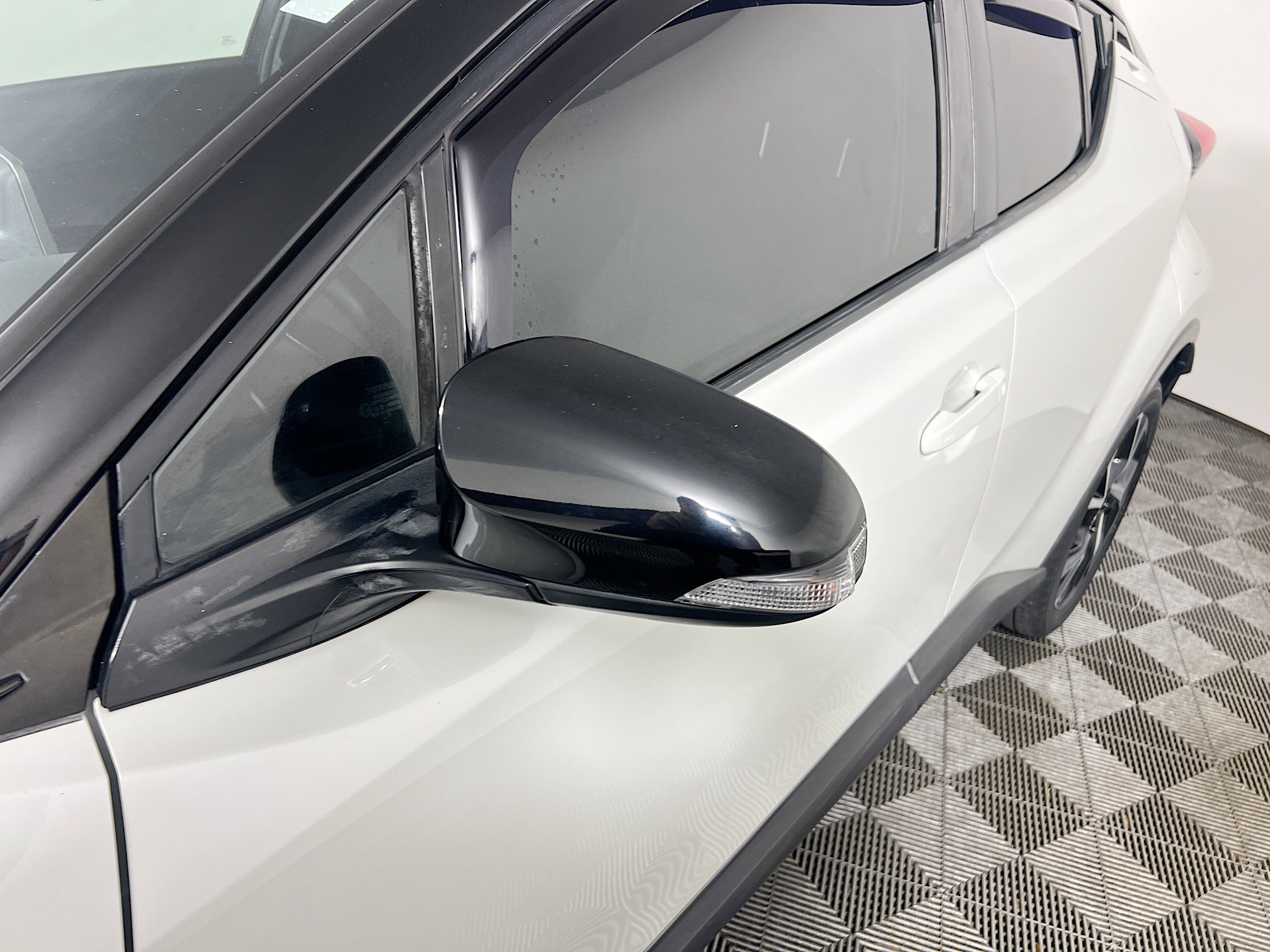 Used 2019 Toyota C-HR XLE image 12