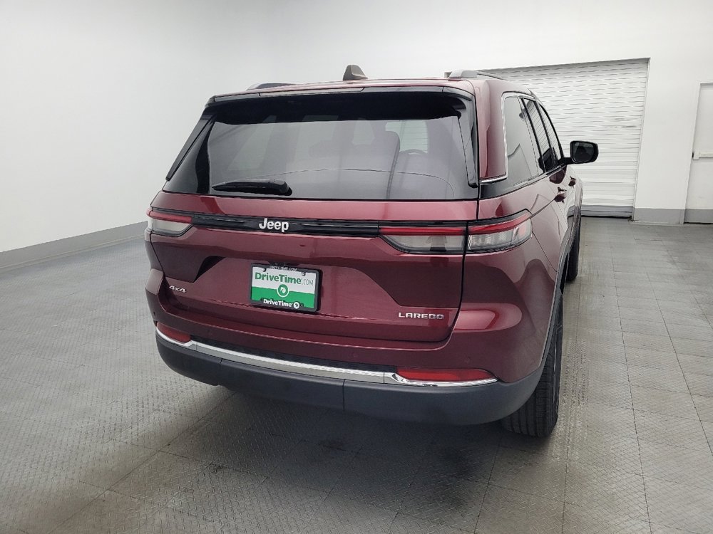 Used 2023 Jeep Grand Cherokee Laredo AWD/4WD image 7