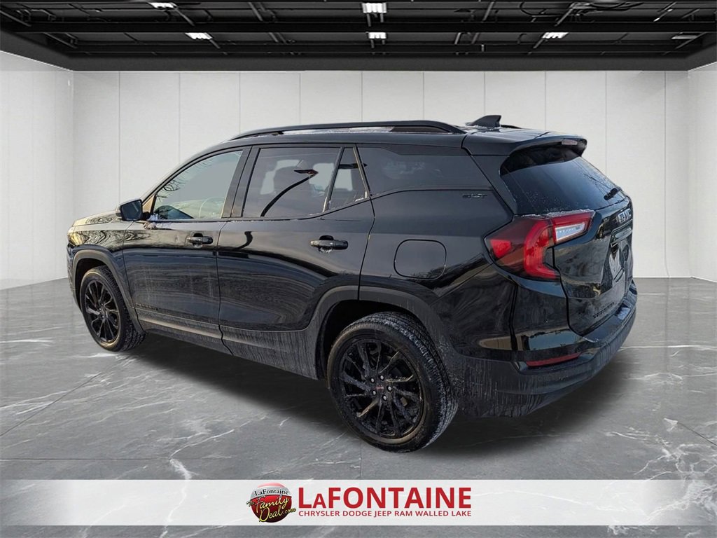 Used 2023 GMC Terrain SLT w/ Elevation Edition image 3