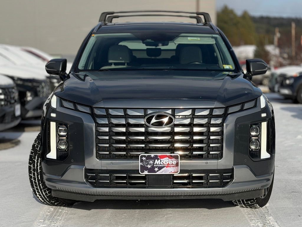 Used 2023 Hyundai Palisade Calligraphy image 2