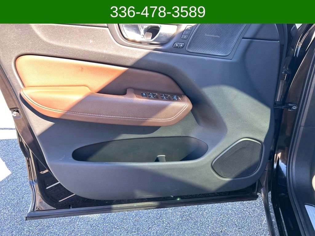 Used 2020 Volvo XC60 T5 Inscription image 10