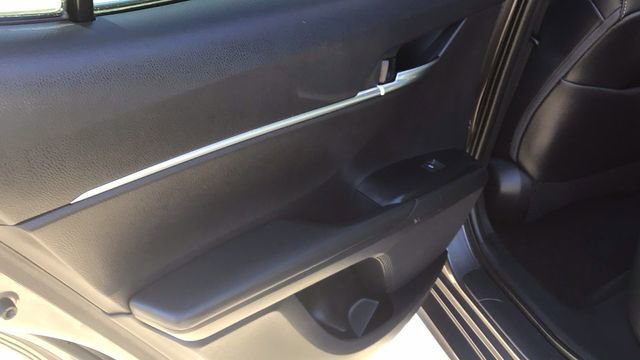 Used 2020 Toyota Camry SE image 14