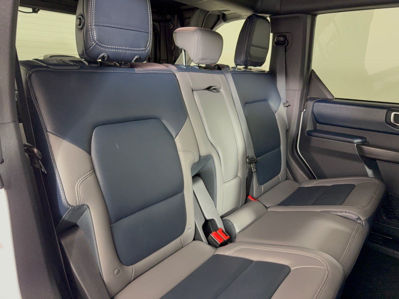 Used 2024 Ford Bronco Outer Banks AWD/4WD image 29