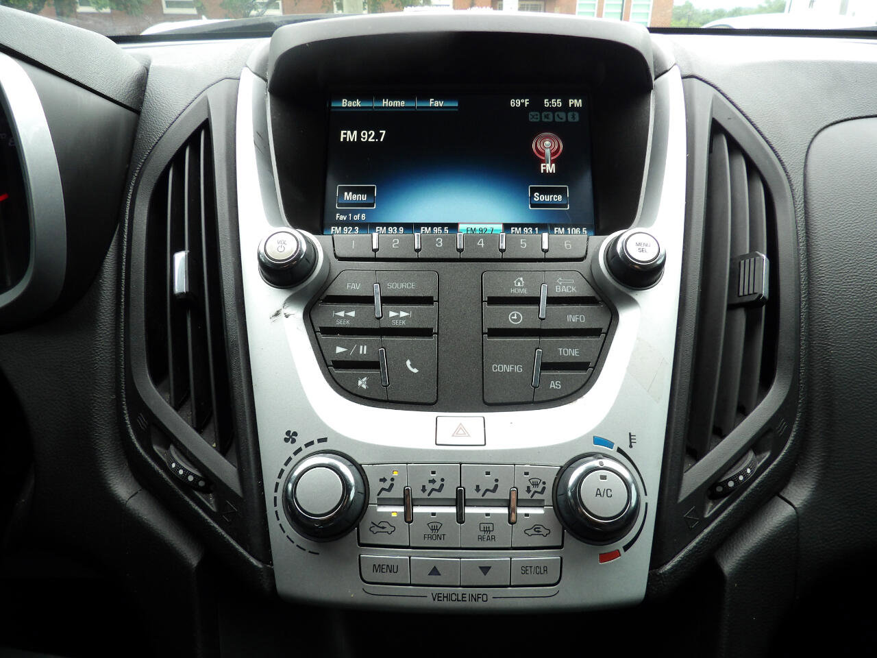 Used 2017 Chevrolet Equinox LS image 25